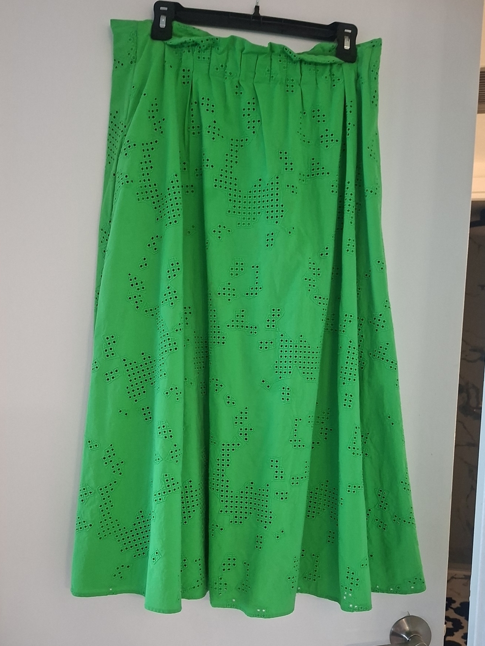 Akris Punto Green Eyelet Midi Skirt